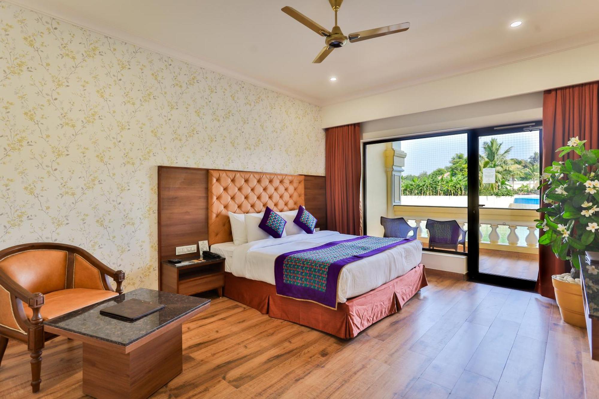 Queen Room with Balcony
